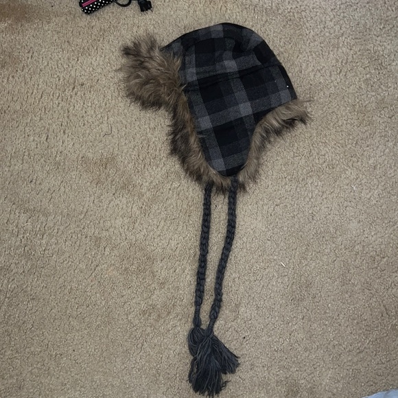 American Eagle Trapper Hat w/ Built in Earbuds!! - Picture 1 of 4